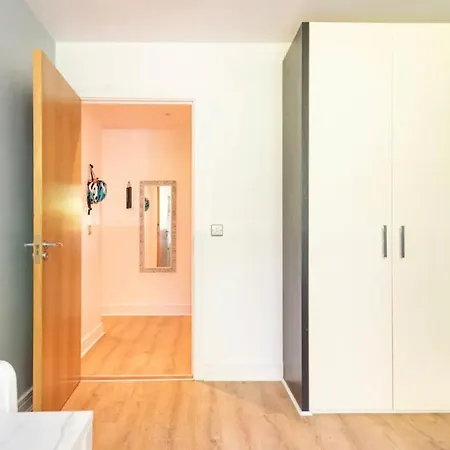 Spacious With Relaxing View בית אירוח *