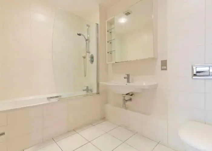 Spacious With Relaxing View דבלין