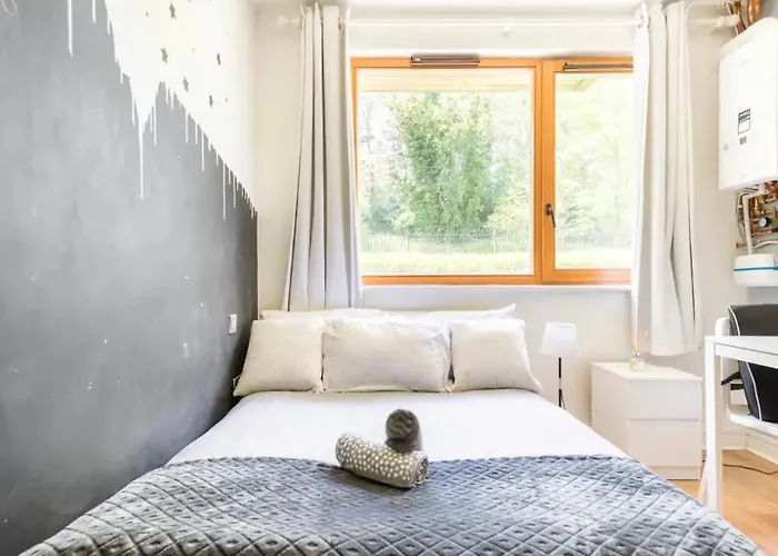 Privatunterkunft Spacious With Relaxing View